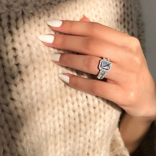 Luxury Diamond Wedding ring for Her